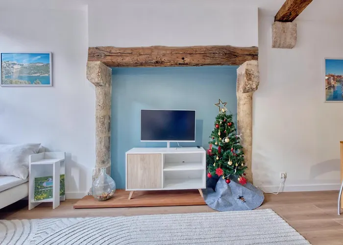 Derriere Les Vitraux